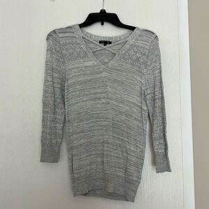 3/4 sleeve grey sweater/shirt